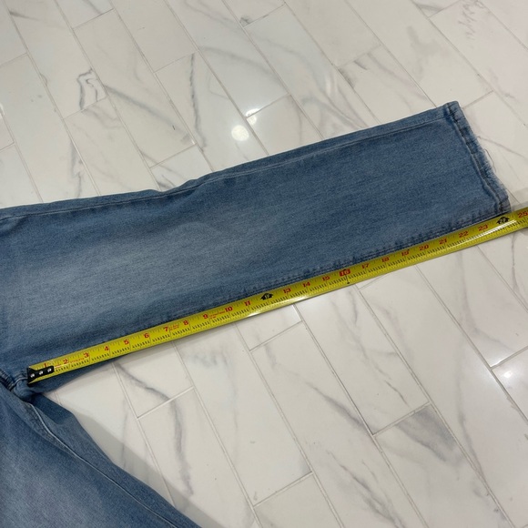 Lovervet by Vervet High Rise Jeans with a Medium Blue Wash. Size 28/7 - Picture 12 of 14